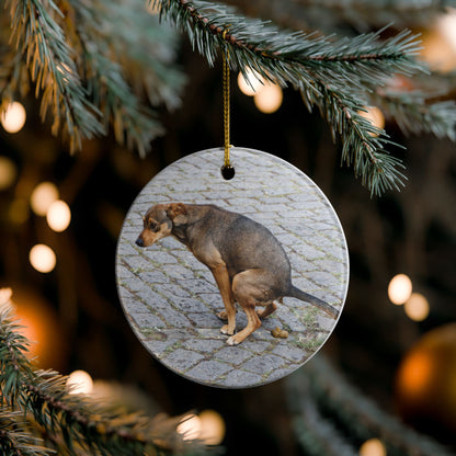 Funny Pooping Dog Ceramic Ornament – Quirky Holiday Décor for Dog Lovers, Single Pack, White Ceramic with Gold Hanging String