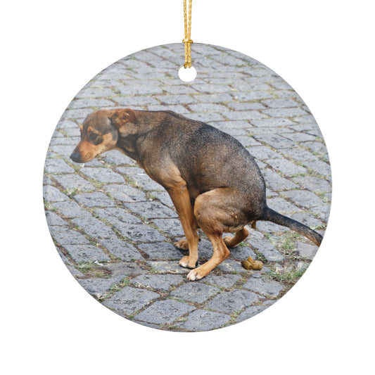 Funny Pooping Dog Ceramic Ornament – Quirky Holiday Décor for Dog Lovers, Single Pack, White Ceramic with Gold Hanging String